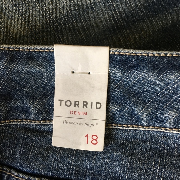 Torrid Dark Wash Double Seam Short Short - Picture 6 of 7
